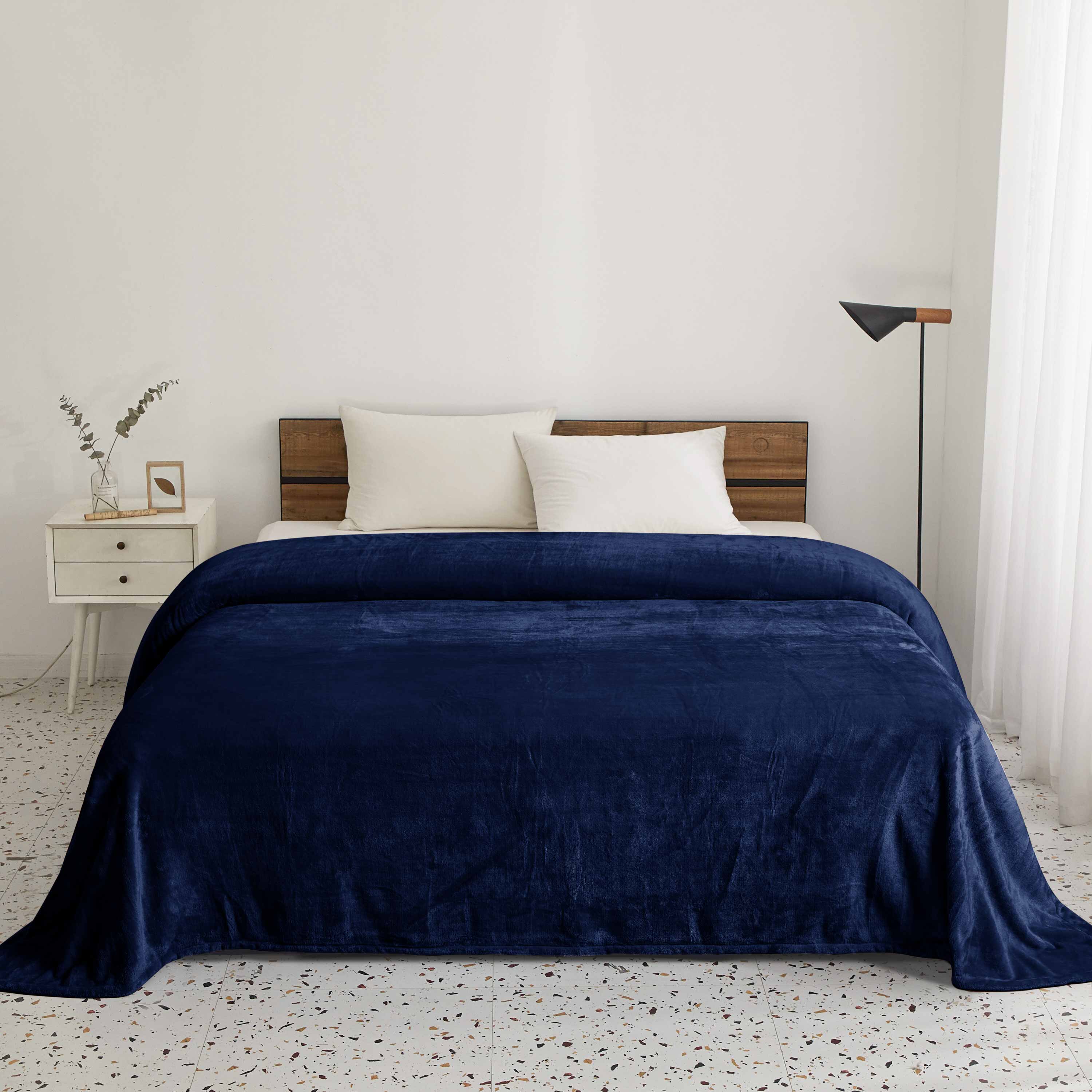 Warm Embrace Fleece Blanket Navy